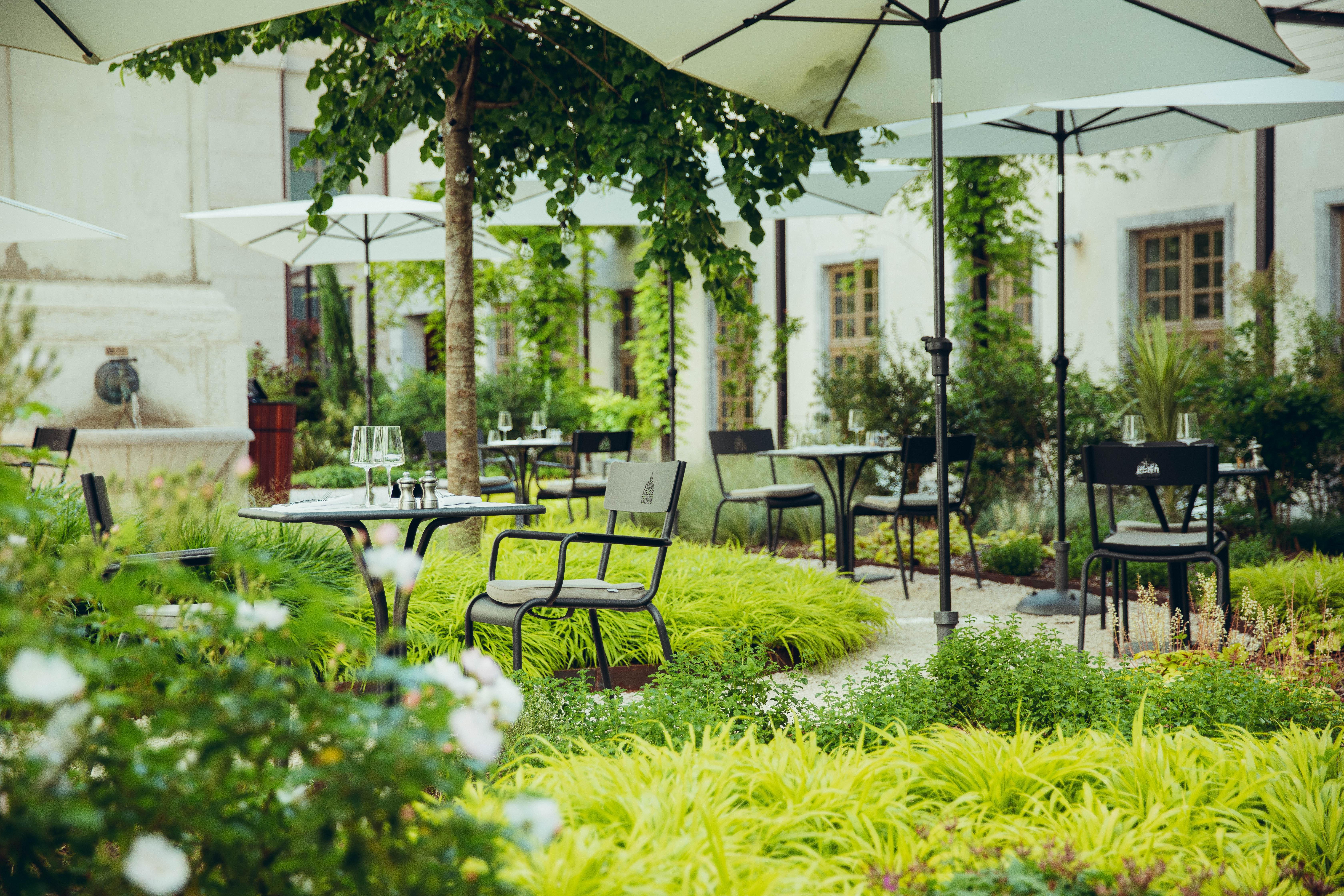 Intercontinental Lyon - Hotel Dieu By Ihg Exterior foto The garden of the restaurant