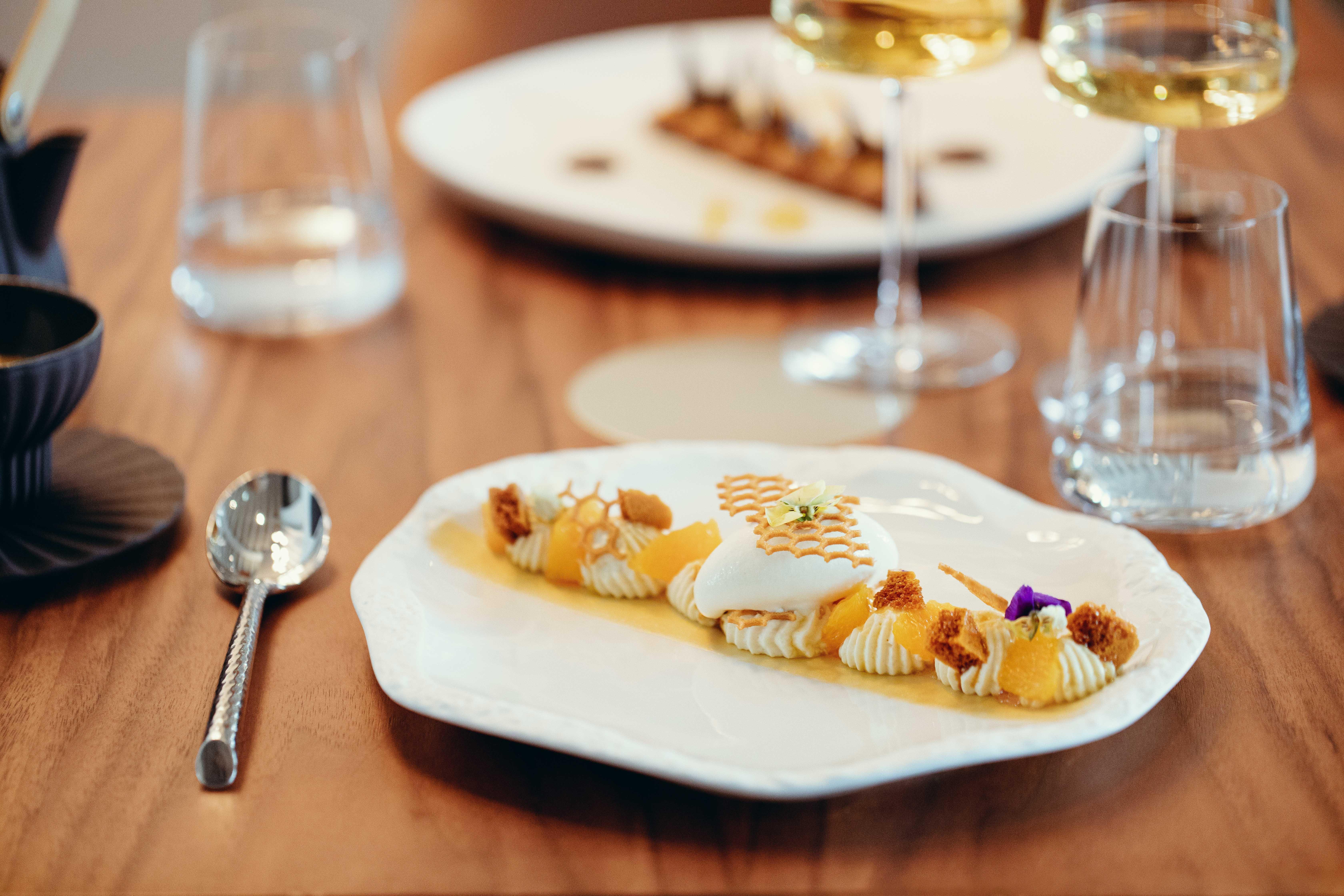 Intercontinental Lyon - Hotel Dieu By Ihg Exterior foto A dessert at the restaurant