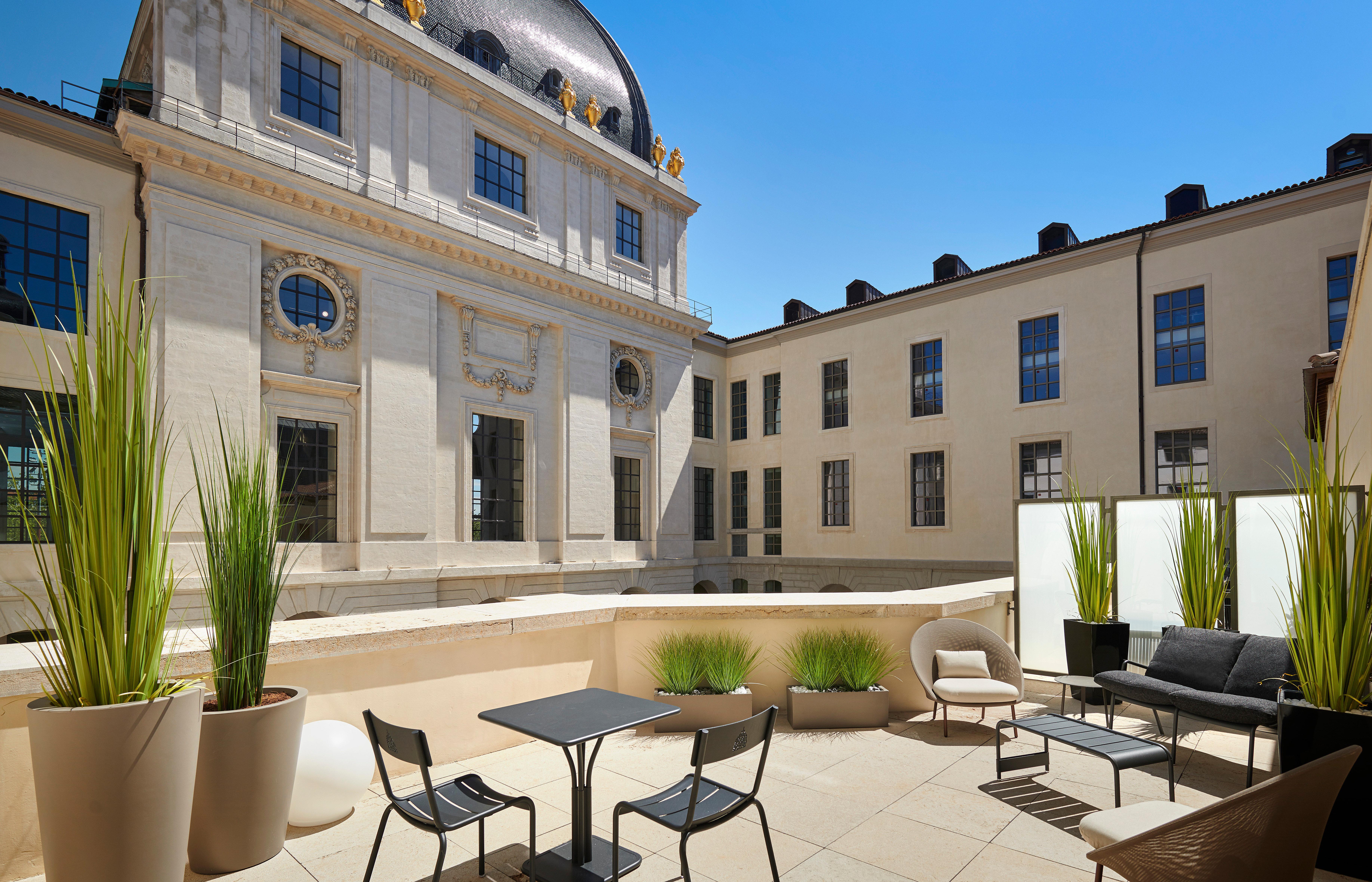 Intercontinental Lyon - Hotel Dieu By Ihg Exterior foto The courtyard of the Academy
