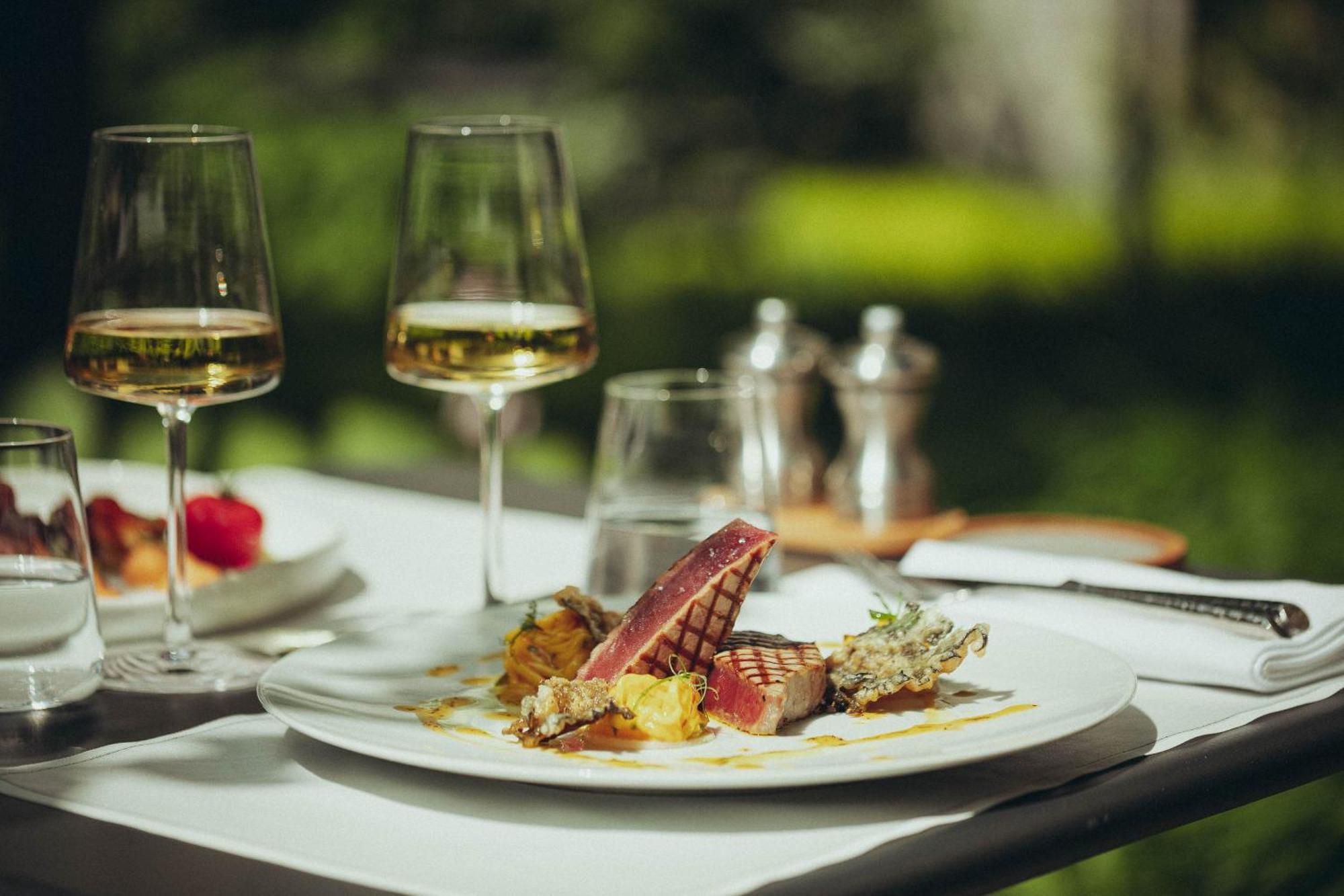 Intercontinental Lyon - Hotel Dieu By Ihg Exterior foto A meal at the restaurant