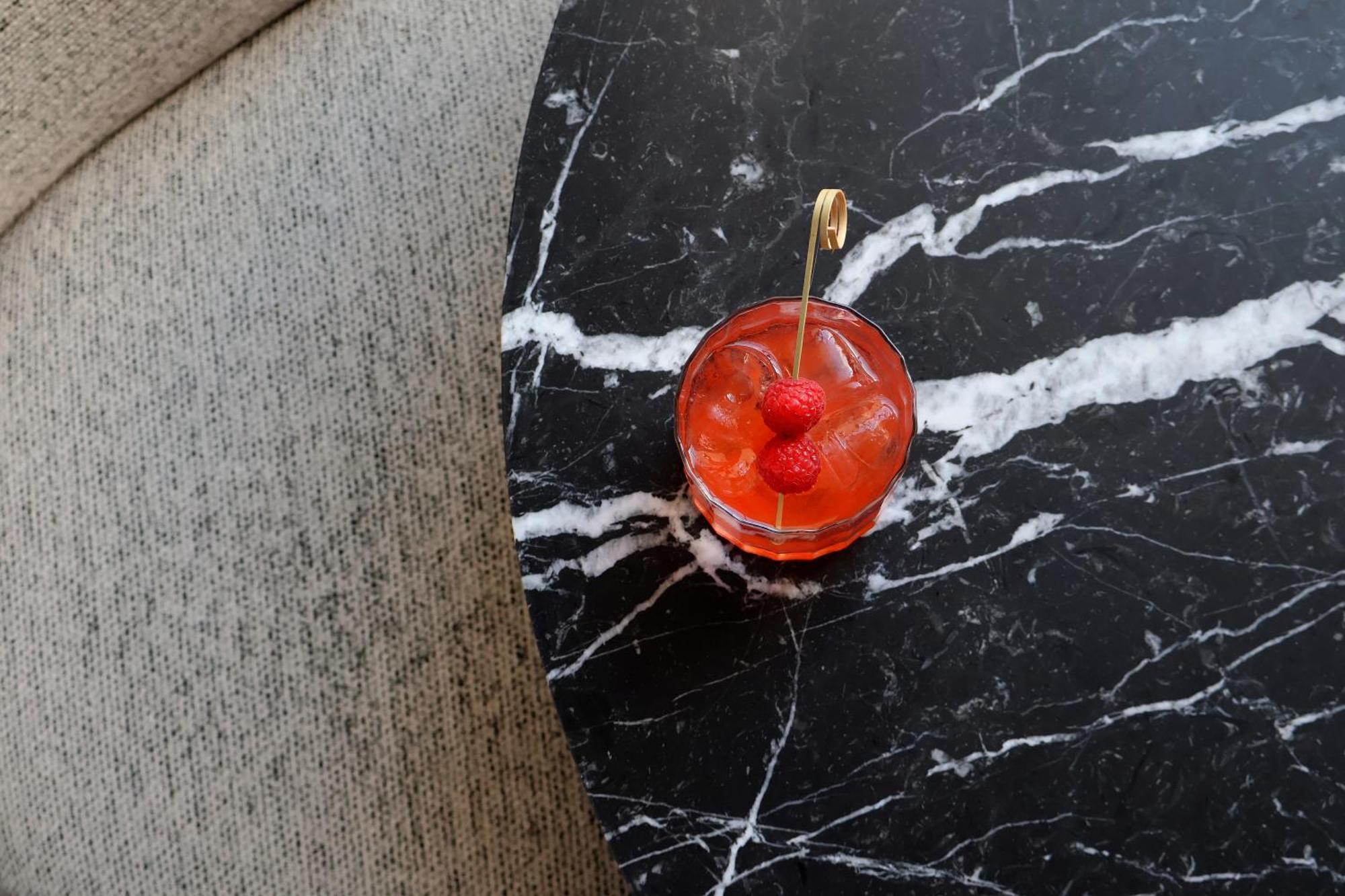 Intercontinental Lyon - Hotel Dieu By Ihg Exterior foto A glass of Campari